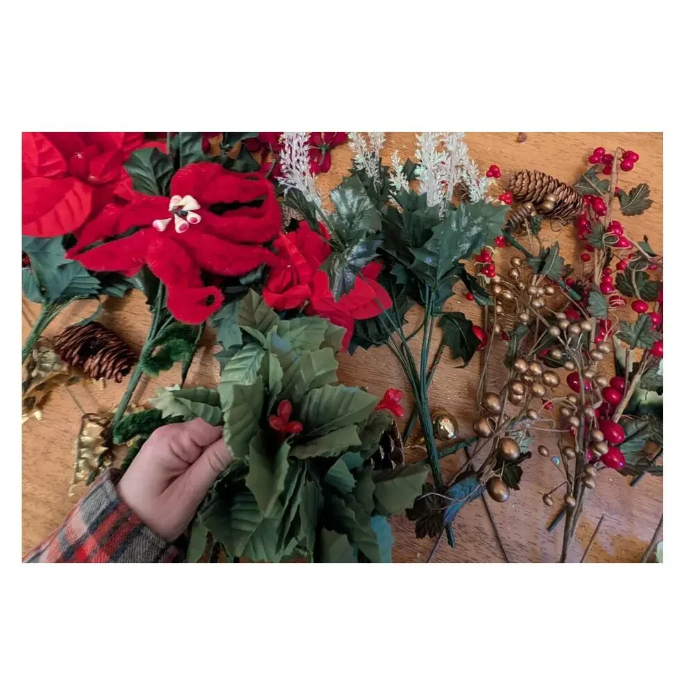 Christmas Greenery Crafts/Decor : Poinsettias and More